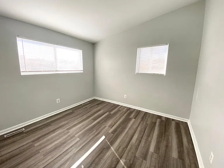 Fox Crossing Apartments — Photo 8