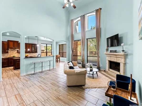 11407 MASSIVE MT, Helotes, TX 78023