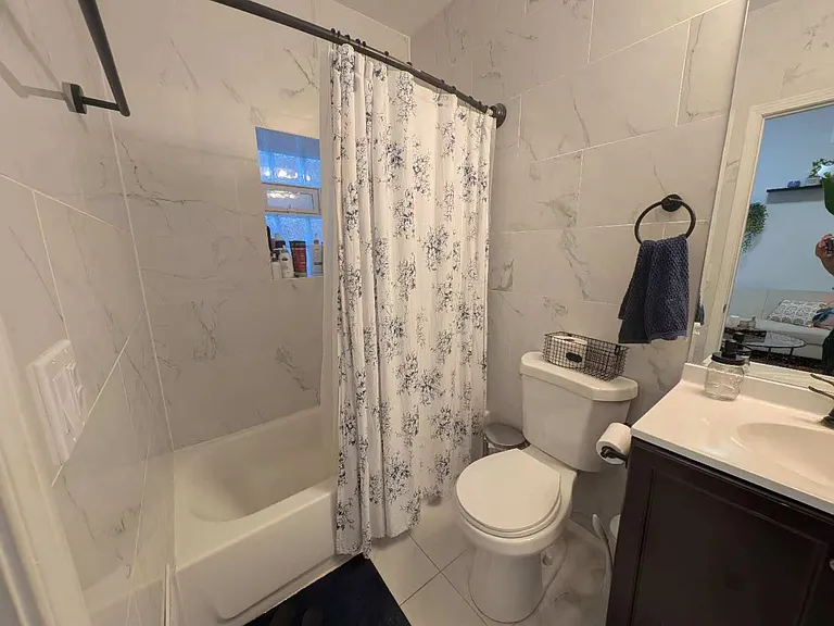 2918 S Union Ave #1 — Photo 9