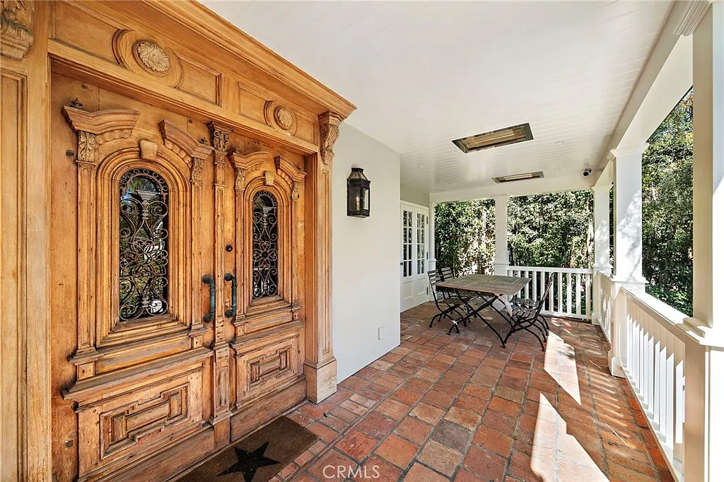 4 bed, 3.5 bath, 3789 sqft, $30,000 — Photo 2