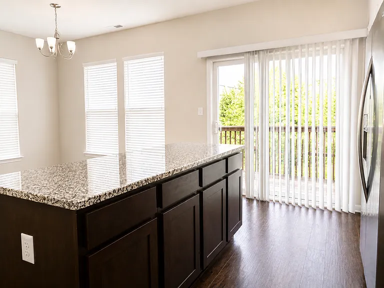 511 Waterside Dr #115 — Photo 7