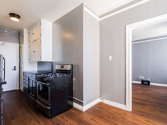 2nd image of 2619 Wilshire Blvd APT 506