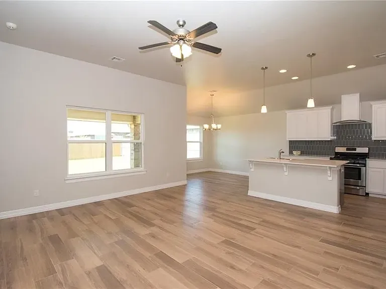 9444 NW 88th St — Photo 5