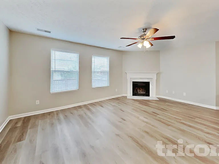 5004 Millpond Ct — Photo 2