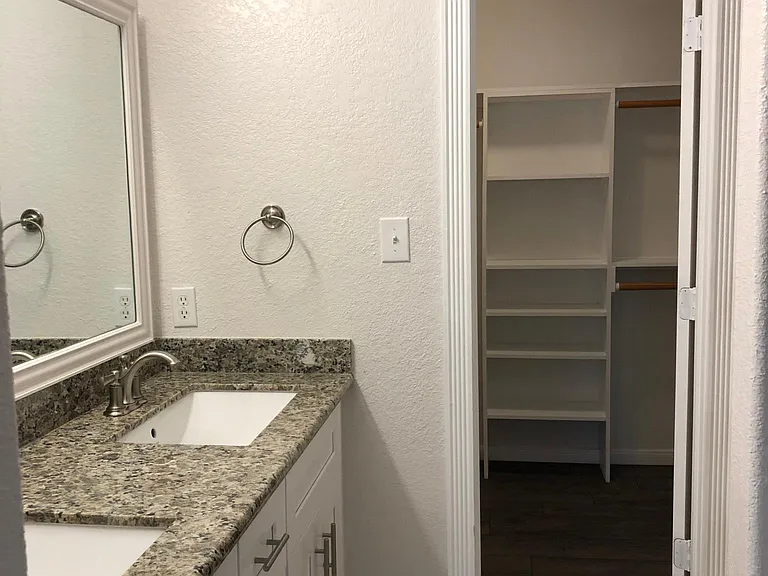 4338 Spring Garden Dr — Photo 9