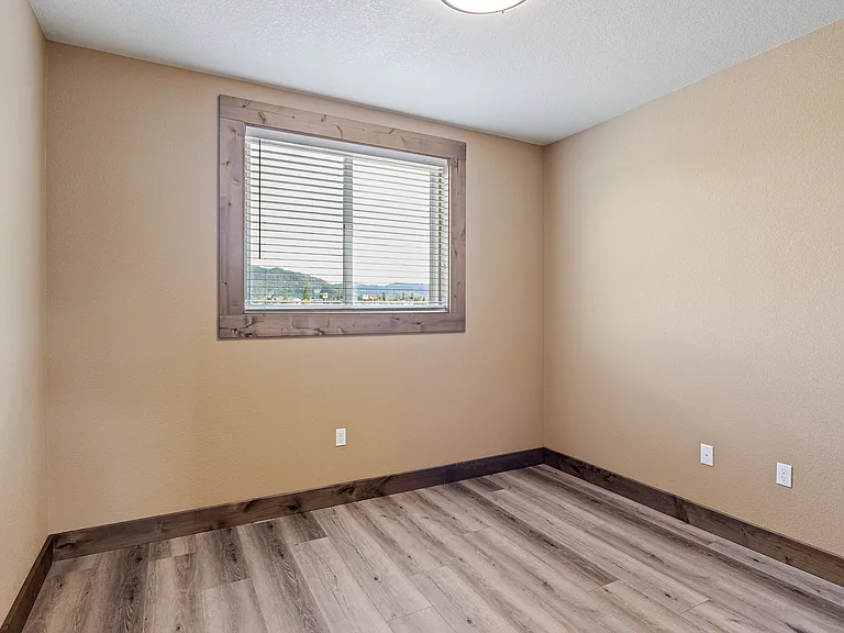 19th Village Apartments — Photo 10