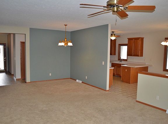 4th image of 337 Armadale Way