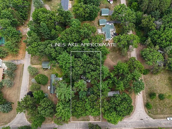 2nd image of 1590 Lake Dr