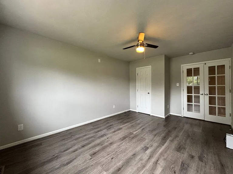 5828 Susquehanna Dr — Photo 9