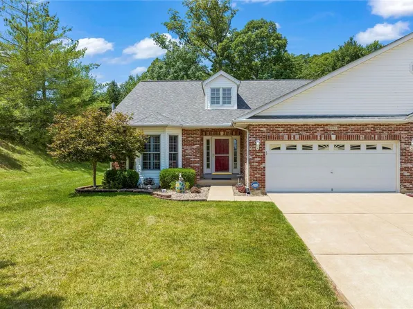 465 Wildflower Ct, Ballwin, MO 63021
