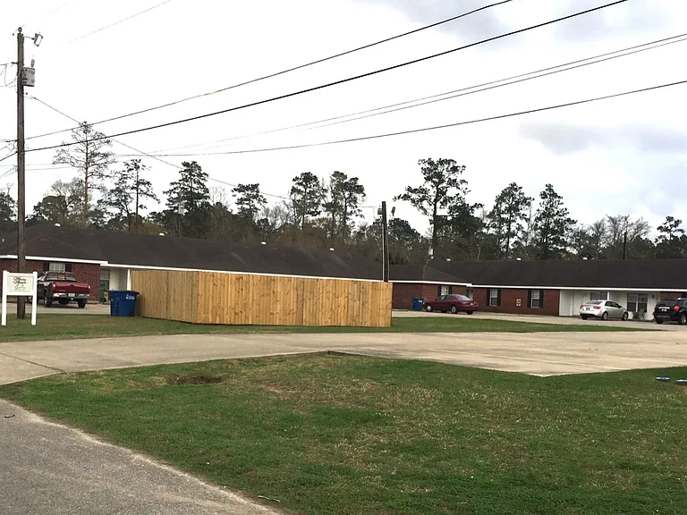 1005 Shellie Ln — Photo 5