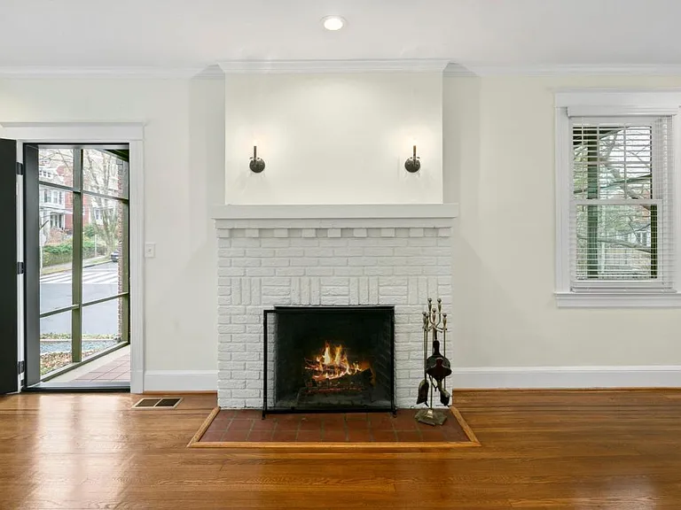 3643 Jenifer St NW — Photo 12