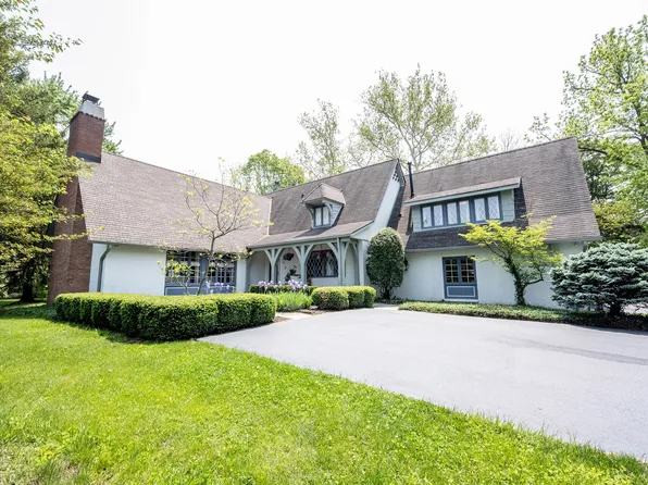 543 Oakwood Ct, Indianapolis, IN 46260