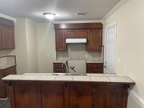 3rd image of 5475 Brookhollow Dr