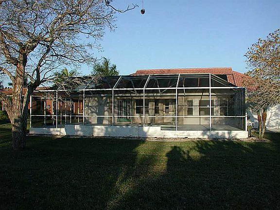 3rd image of 2922 Guadalupe Dr