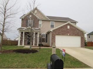 1009 Boxwood Ln, Greenwood, IN