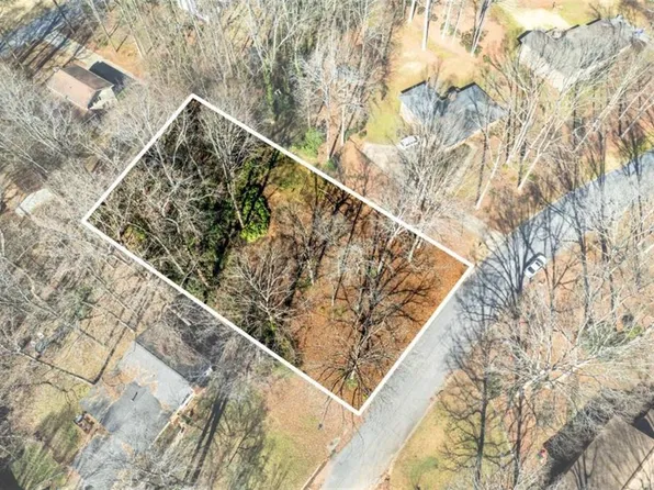8295 Yale Dr, Jonesboro, GA 30236