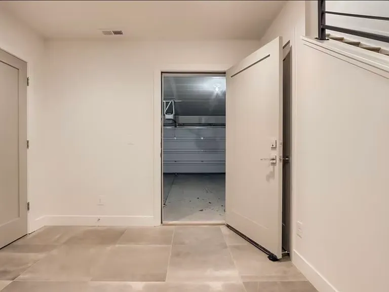 5469 S Curtice St #H — Photo 24