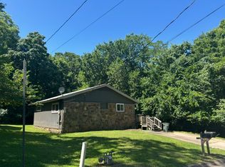 821 E Lakeside Dr, Fayetteville, AR 72701