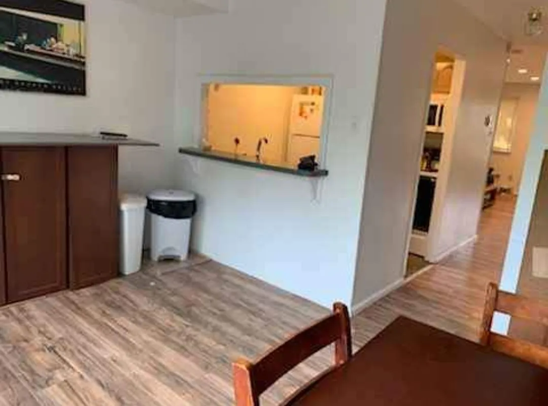 703 Valley Dr — Photo 4