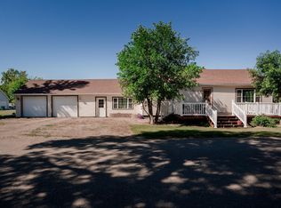 205 Center St, Wimbledon, ND 58492