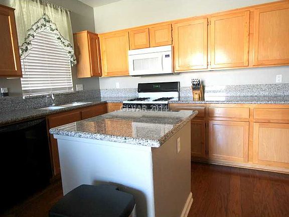 5th image of 304 Golden Shore Dr