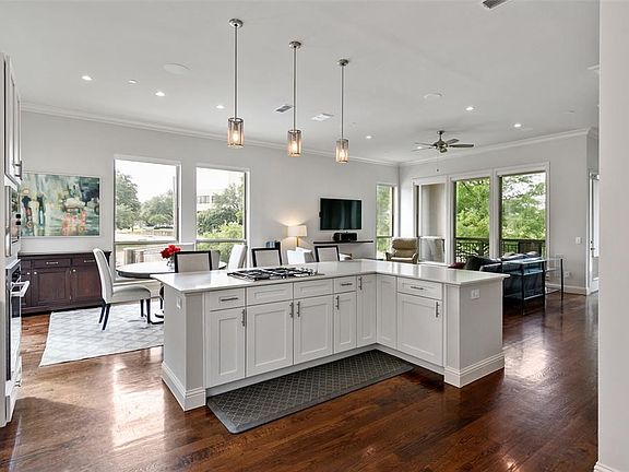 2nd image of 101 Decker Ct #301