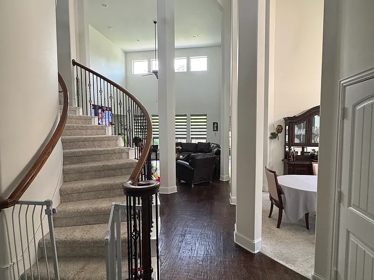 5216 Dunster Dr — Photo 3