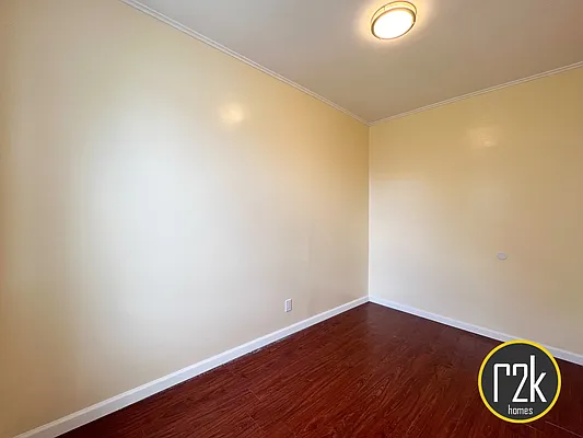 Rented by Realty 2000 Corp | media 45