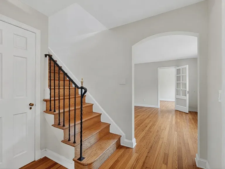 4325 47th St NW — Photo 9