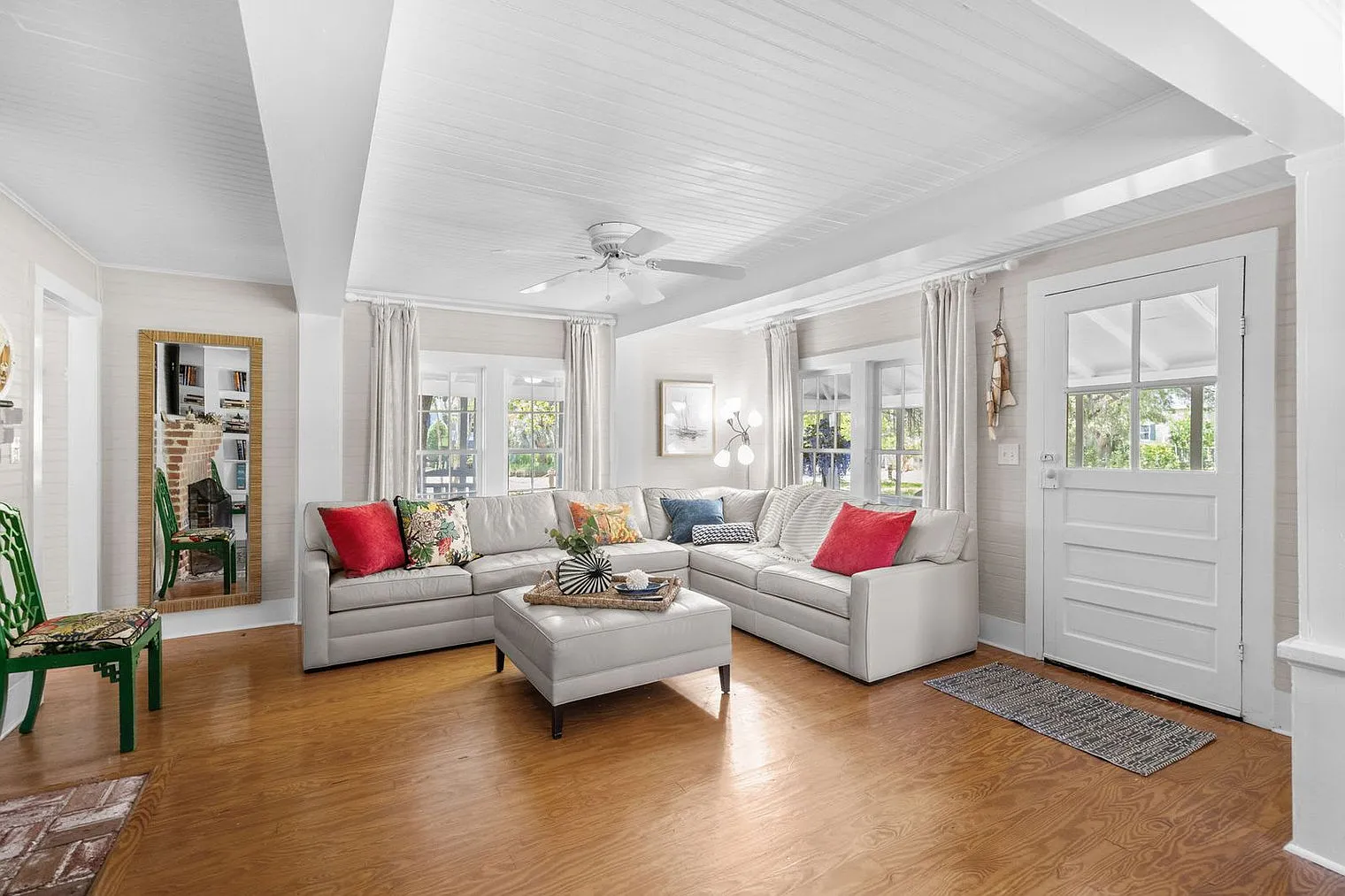 4 bed, 3.0 bath, 1840 sqft, $6,502 — Photo 3