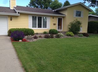 3109 Walnut St, Grand Forks, ND 58201