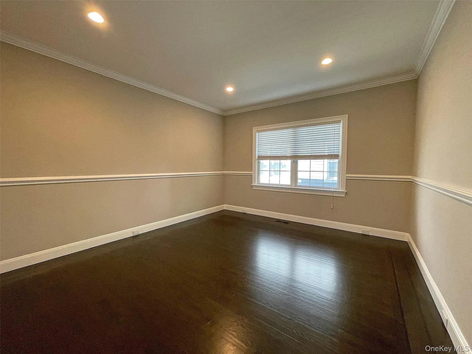 4 bed, 3.5 bath, 4000 sqft, $10,500 — Photo 4
