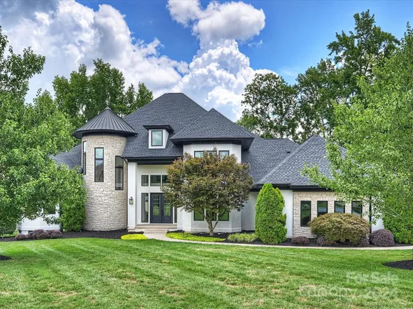 2013 Connonade Dr, Waxhaw, NC 28173