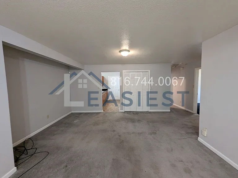 3404 Wayne Ave — Photo 5
