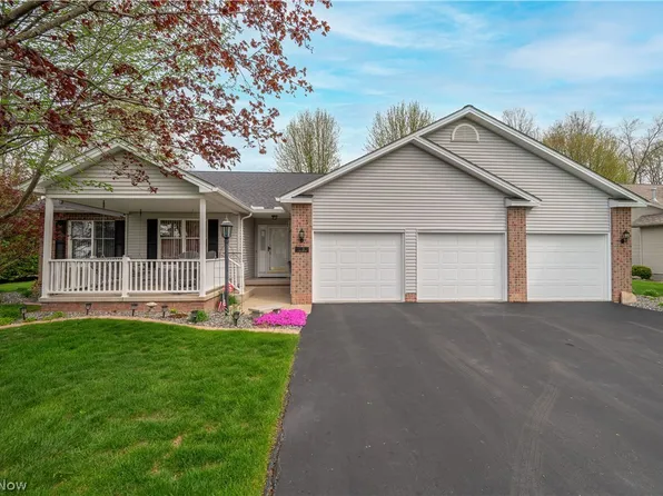 11 Spring Creek Dr, Cortland, OH 44410