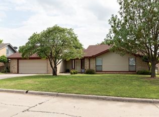 3809 SE Camelot Dr, Lawton, OK 73501