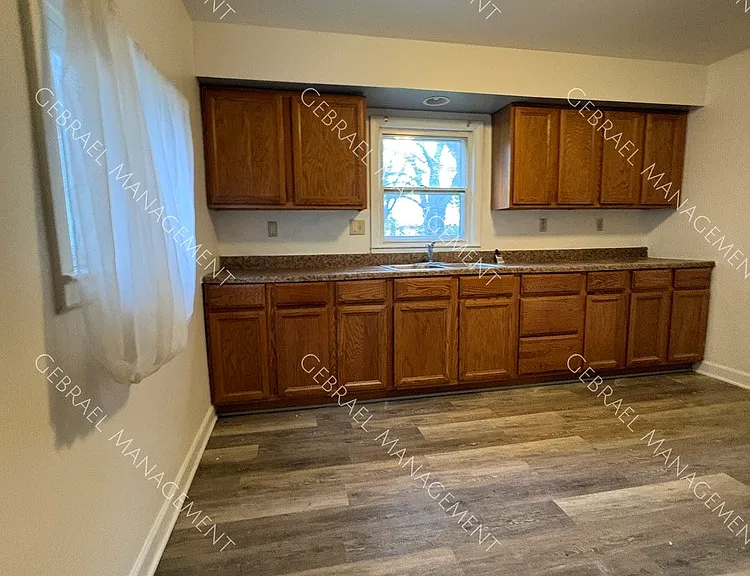 1505 Hughes Ave — Photo 2