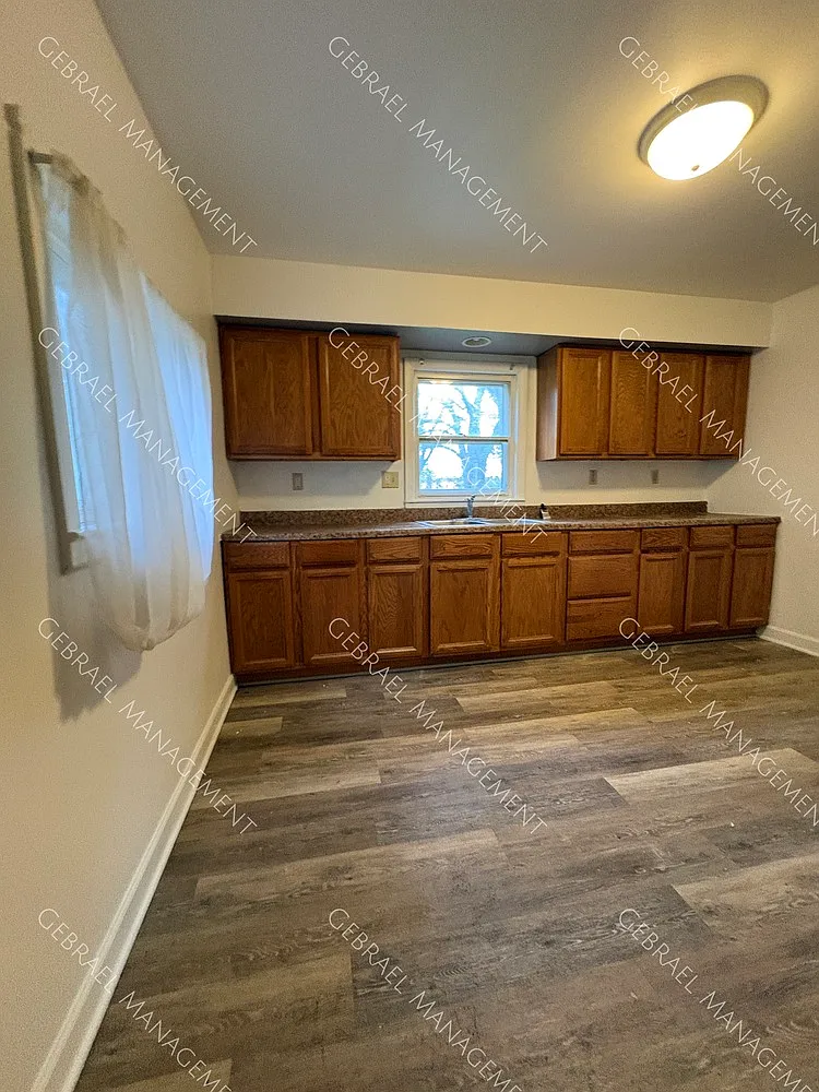 Building Photo - 1505 Hughes Ave