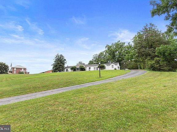 5th image of 2470 Carlisle Rd