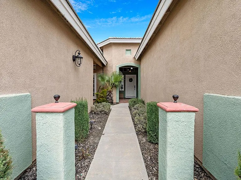 39510 Saint Honore Dr — Photo 11
