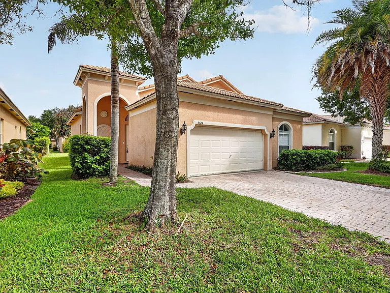 5614 Sunberry Cir — Photo 2