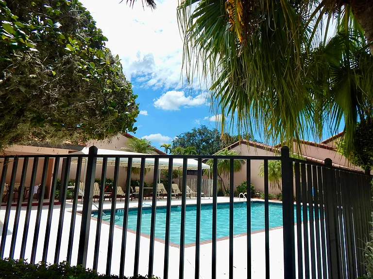 22864 Marbella Cir — Photo 46