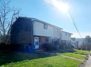 910 Painter St, Youngwood, PA 15697