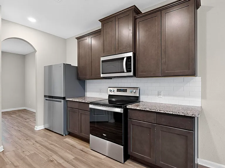 305 Honeysuckle Ln — Photo 37