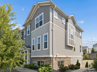 2193 Gateway Curv, North Saint Paul, MN 55109