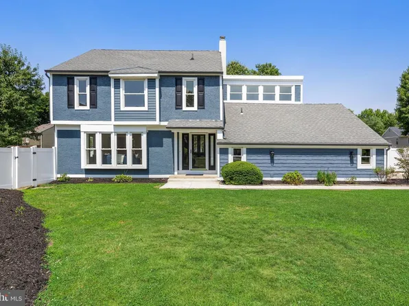 20 Rose Ct, Mount Laurel, NJ 08054