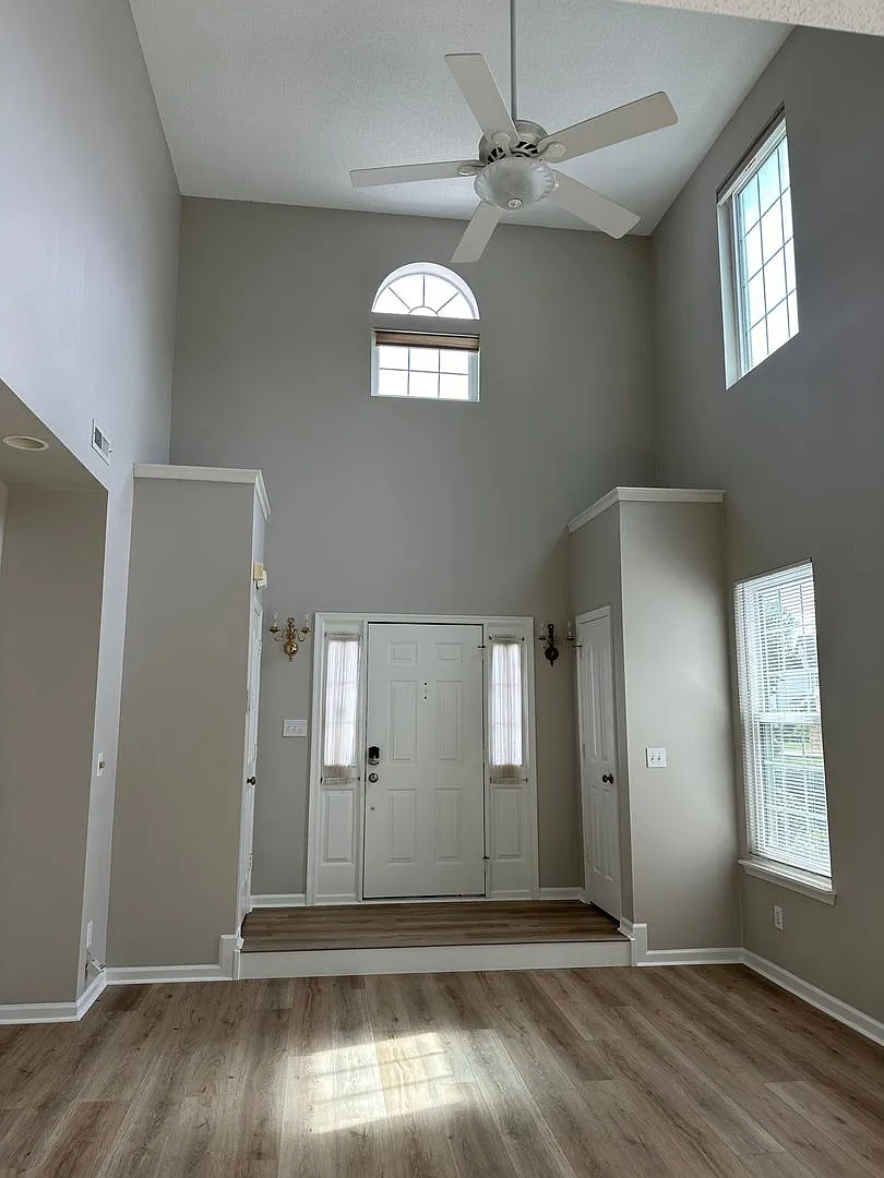 Building Photo - 1605 Woodstock Ct