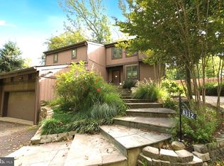 8312 Upper Spring Ln, Annandale, VA 22003