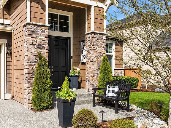 Built by Bennett Homes; only one owner since new.
